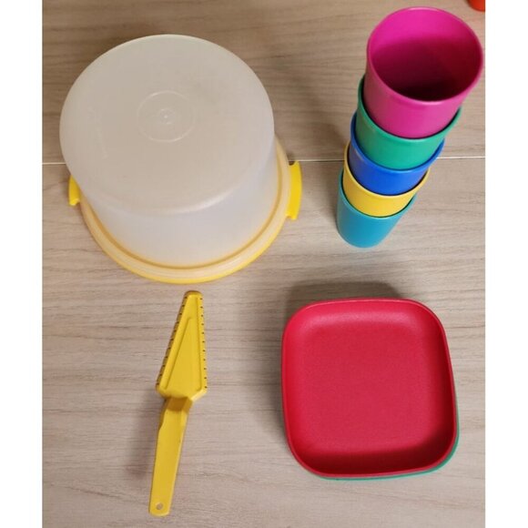 Tupperware Kids Toy 12Pc Mini Tumbler Plate Cake Plate No Handle Party Set - Picture 1 of 4